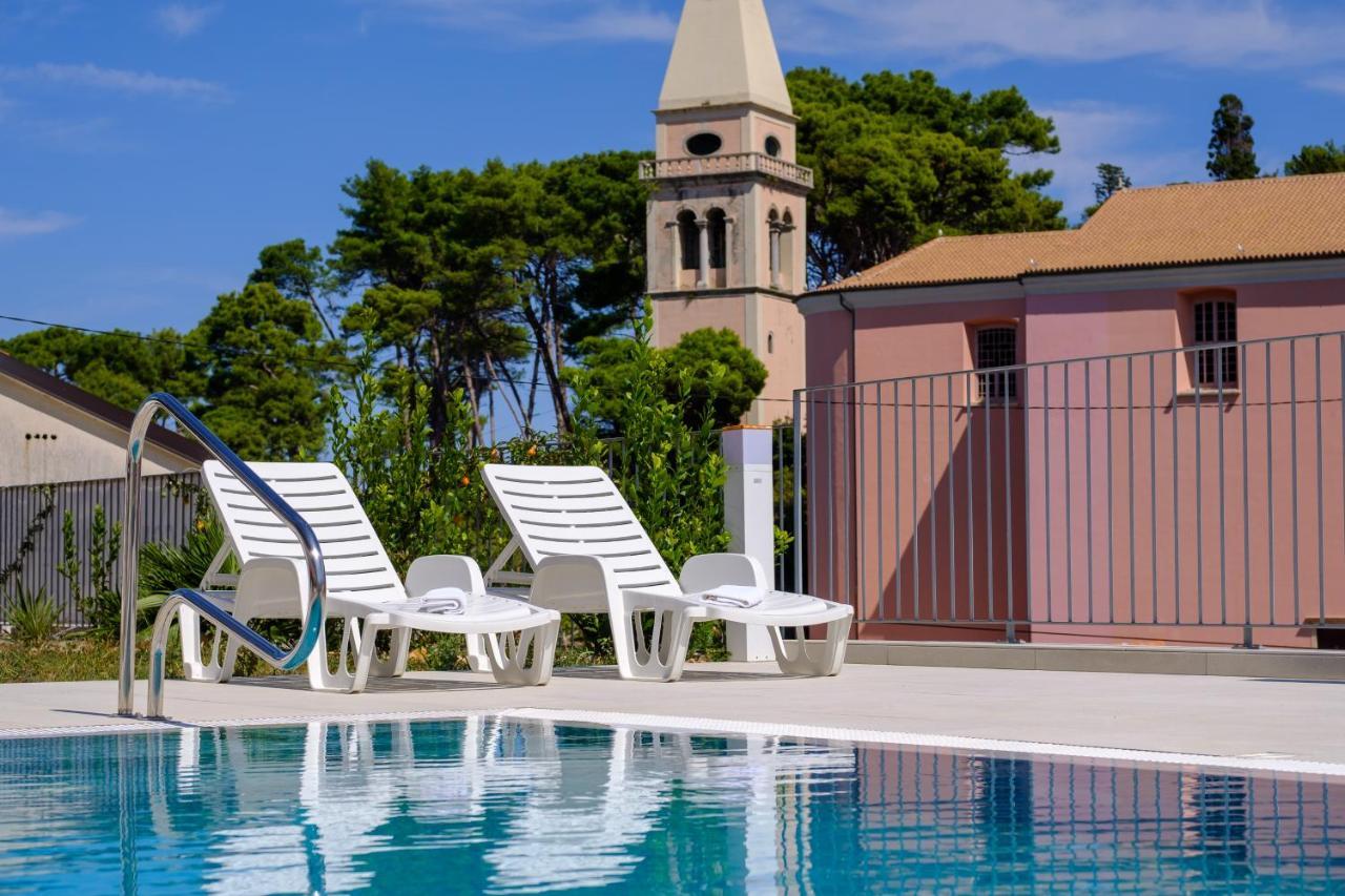 Hotel Vila Conte Veli Losinj Exterior photo